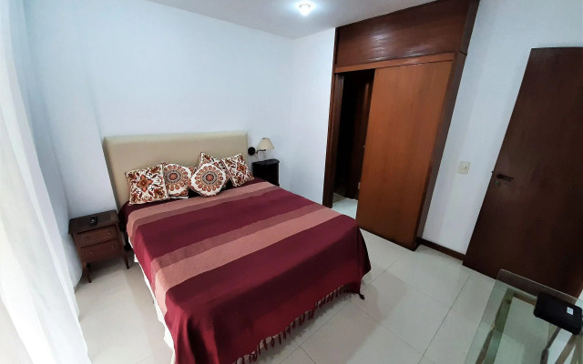 Apartamento com serviços próximo a Praia de Ipanema