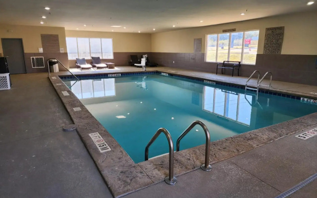 Country Inn & Suites by Radisson Macon West