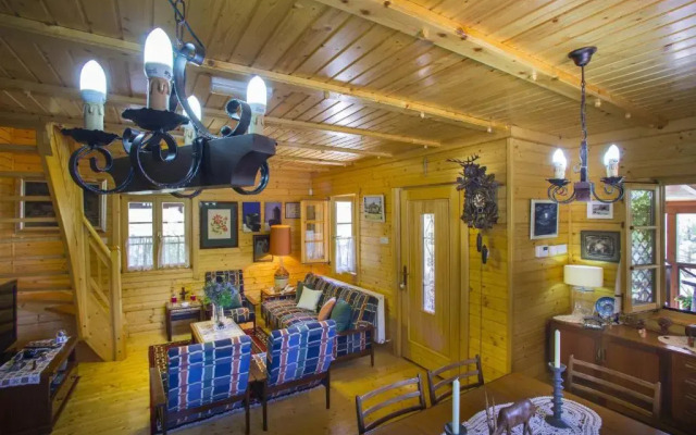 Ricky Chalet Near Troodos