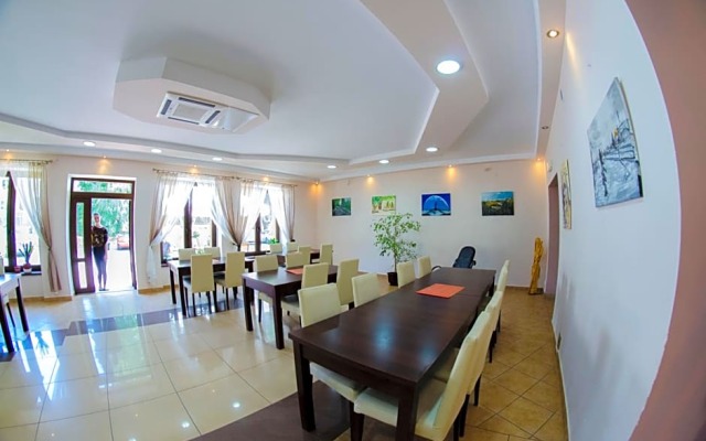 Pensjonat Lew Jaskiniowy