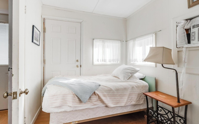 Olive Avenue 3 APT #1