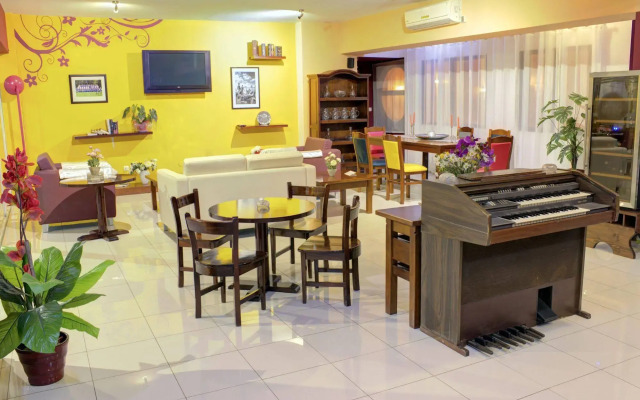 Hotel LIVVO Don Paco