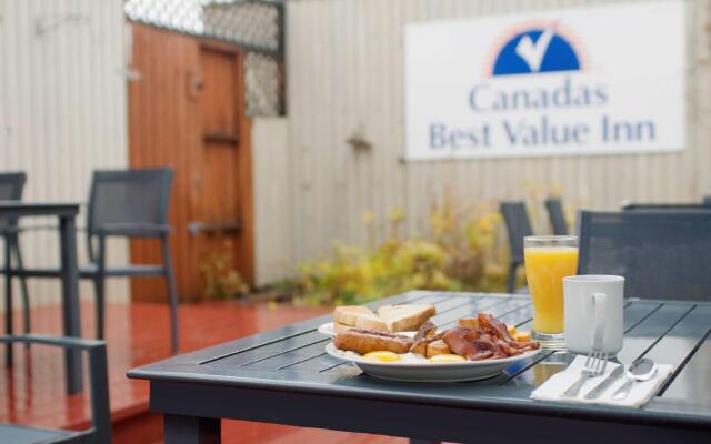 Canadas Best Value Inn River View Hotel