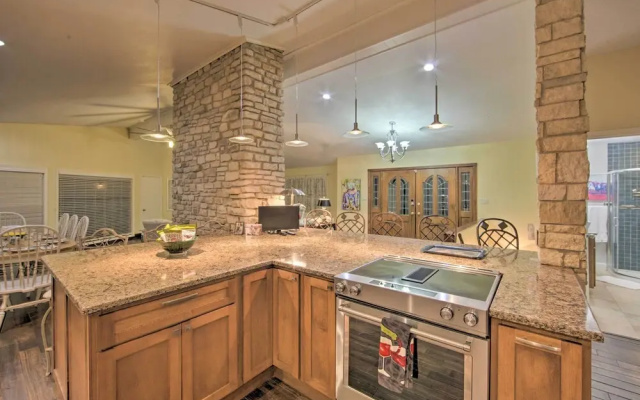 Malakoff Lakefront Home: Golf Course On-site!