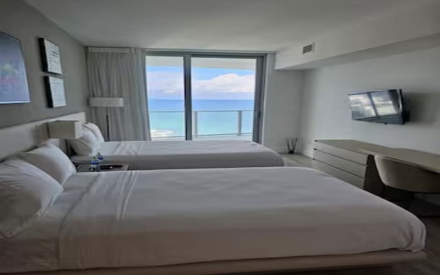 Lyfe Residence Building - Private apts over the beach