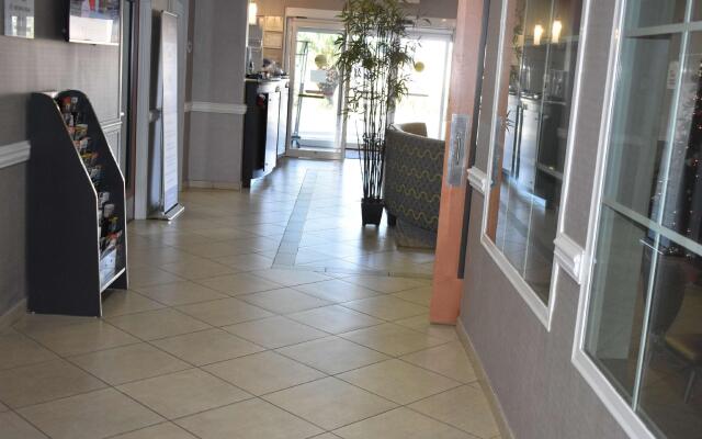 Best Western Plus Brunswick Inn & Suites