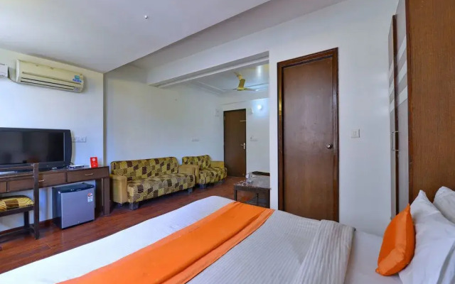 OYO Premium Jaipur Junction