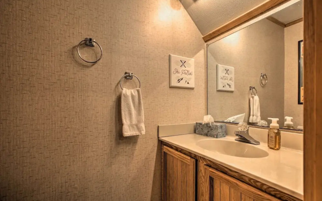 Slopeside Snowshoe Condo - Walk to Ski Lifts!