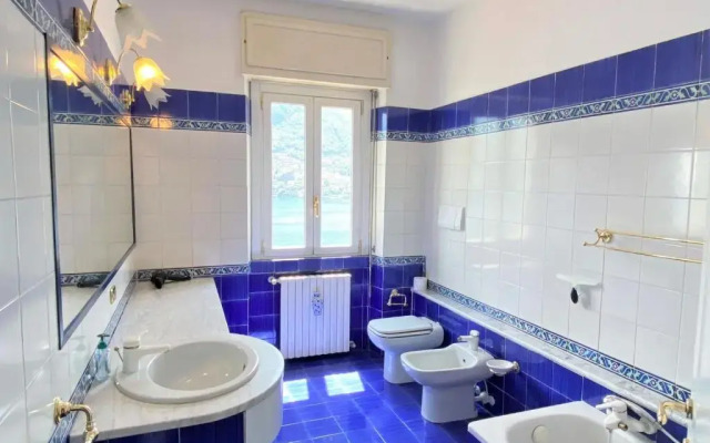 Large Apartment 200 m2 Fantastic View on Lake Como