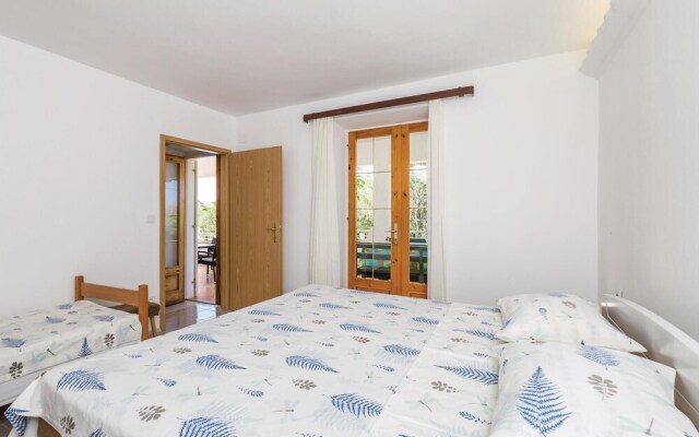 Beautiful Home in Barbat With Wifi and 2 Bedrooms