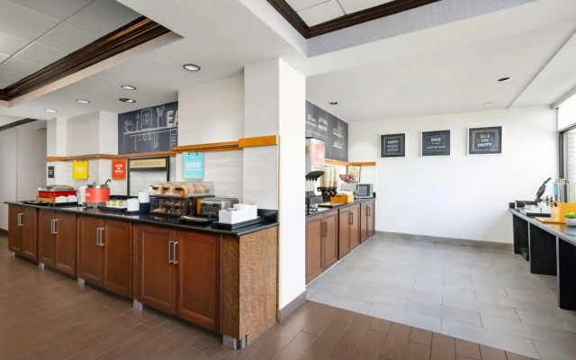 Hampton Inn Long Island/Islandia