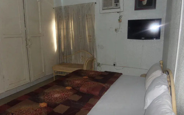 Crown Princess Hotel