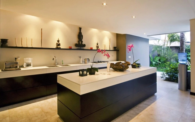 Private Villas, 4 Br, Canggu With Staff