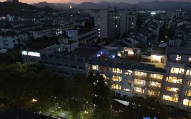 Qiyupai Hotel (Hangzhou Xihu Hefang Street Branch)