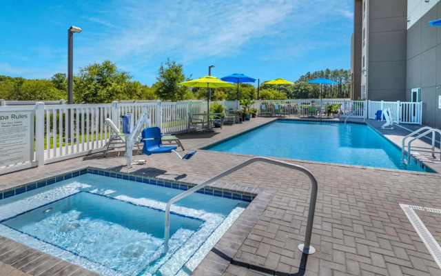 Holiday Inn Express & Suites Ruskin by IHG