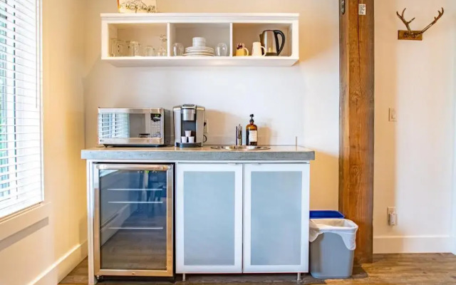 The Francis Boutique Inn