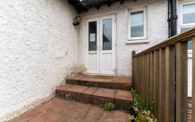 Host Stay Preston Park Apartment