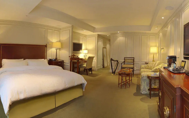 Windsor Arms Hotel