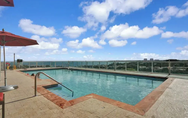 Spectacular Bay View 1bd 2baths in Grove