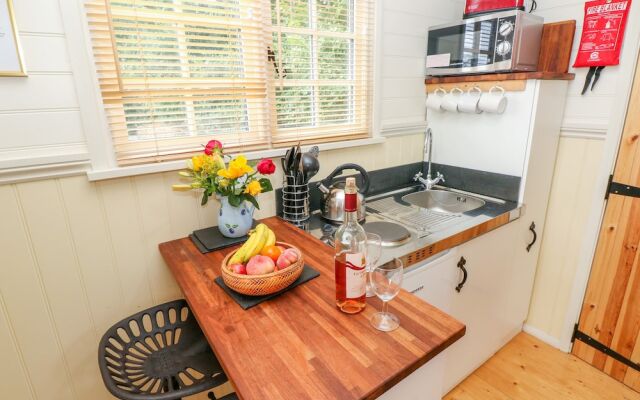 Shepherds Hut - The Crook