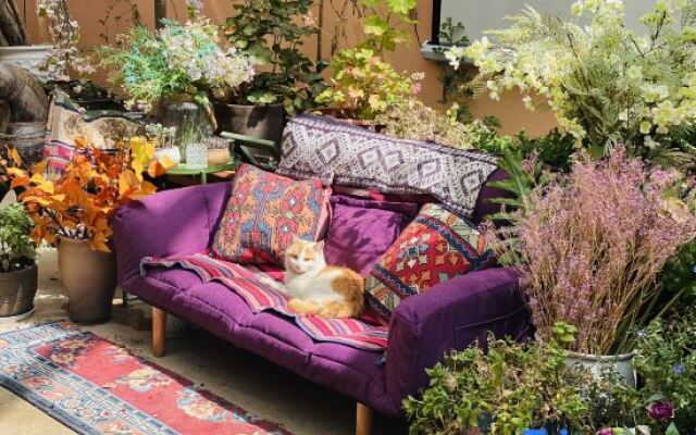 Shangri-la Linglong Inn