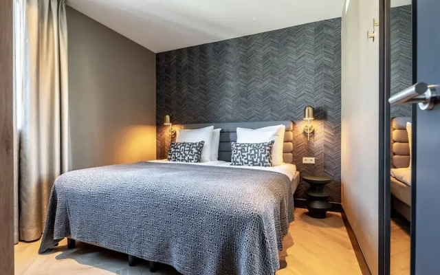 Historic Canal Home in Delft