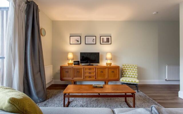 Chic Merchant City Apt. w/ Balcony