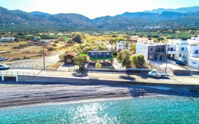 TerraZeus - Stone House Beachfront 1