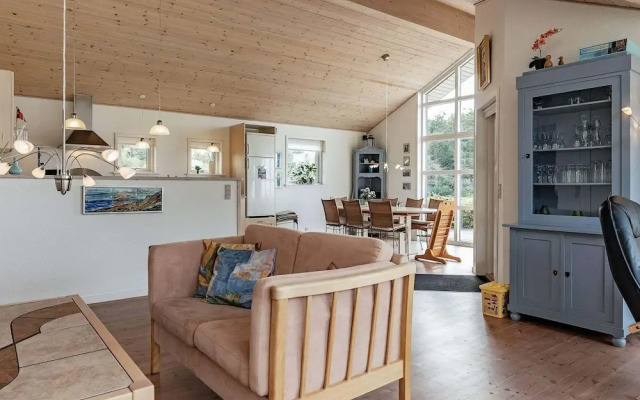 8 Person Holiday Home in Spottrup