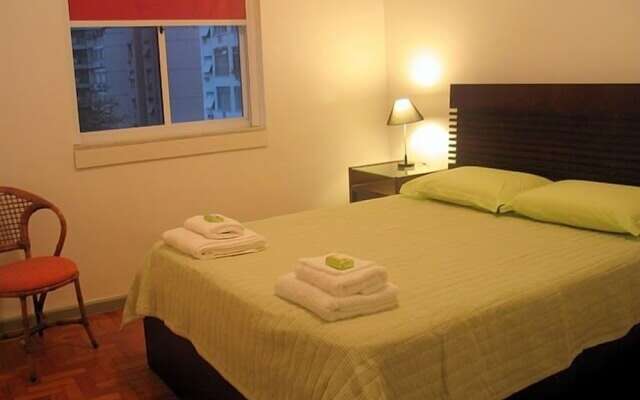 47 Rua Teixeira De Melo