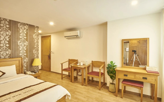 Sai Gon's Book Hotel - The Airport Front