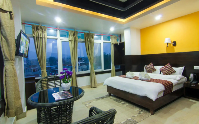 OYO 221 Hotel Lakeside Pvt Ltd
