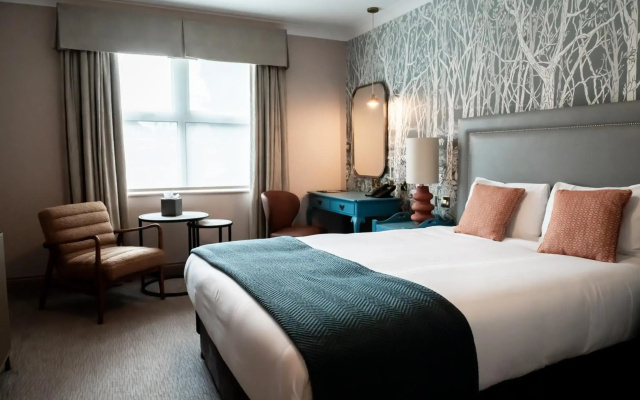 Bush Hotel Farnham