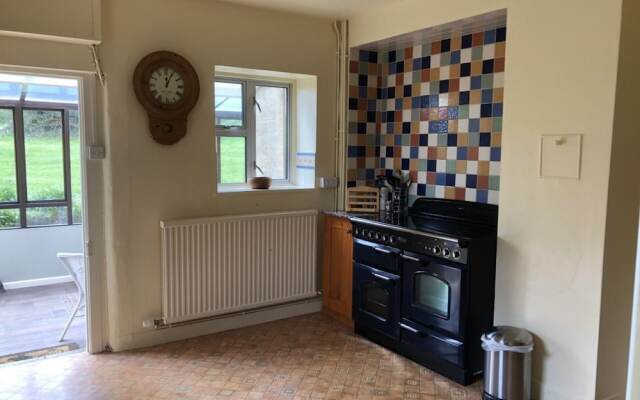 Beautiful 3 Bedroomed Cotswolds Farmhouse