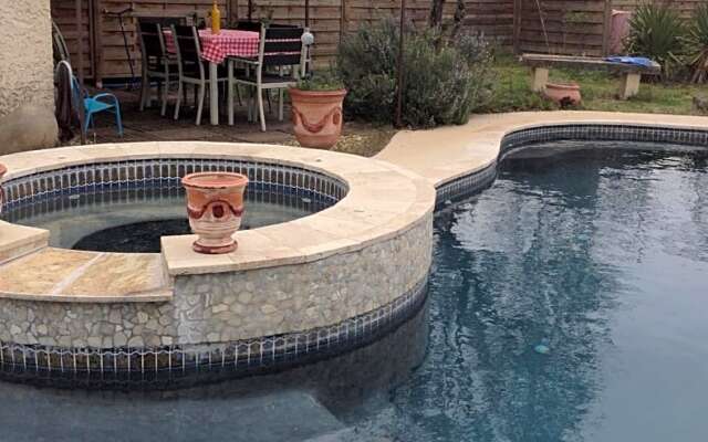 le lutin sur le toit