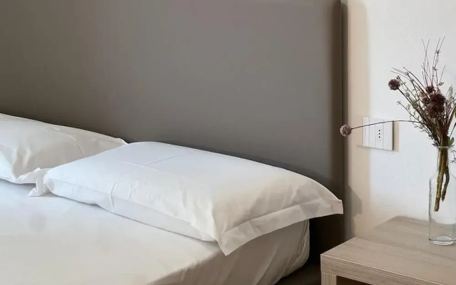 Bernina Suites - 150 metres to Bernina Express
