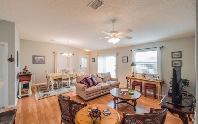 Amelia Avenue 3669 by White Pelican VR