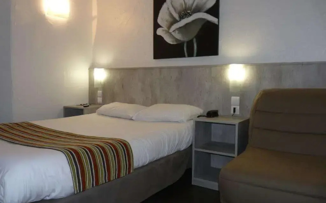 Brit Hotel Bosquet