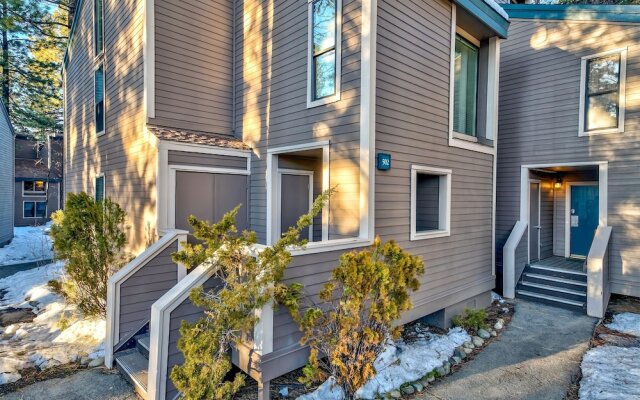Newly Remodeled 2 Bedroom Townhome With Loft Townhouse by RedAwning