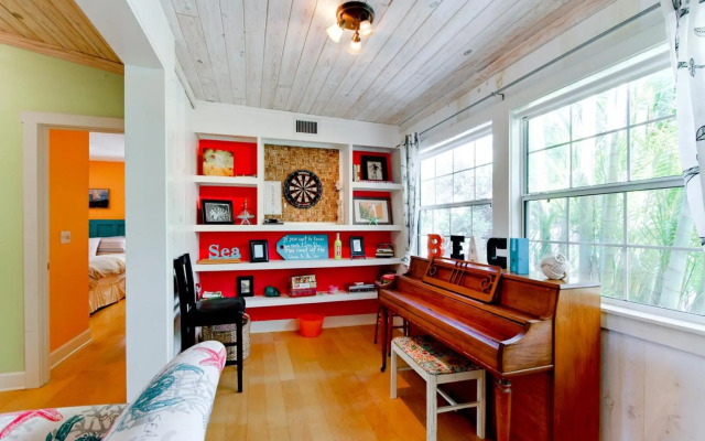 Captain's Quarters Spinnakers - 202 - 56th 1