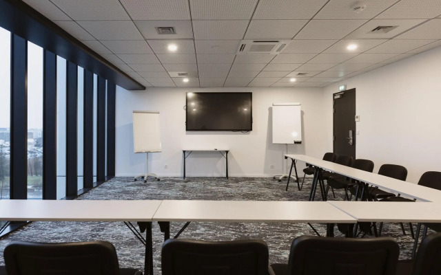 Hotel Dali Val d'Europe, Tapestry Collection by Hilton