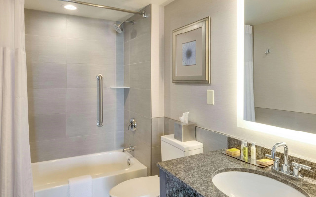 Doubletree by Hilton Hotel Racine Harbourwalk