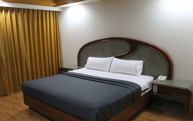 Hotel MX congreso - In Mexico City (Venustiano Carranza)