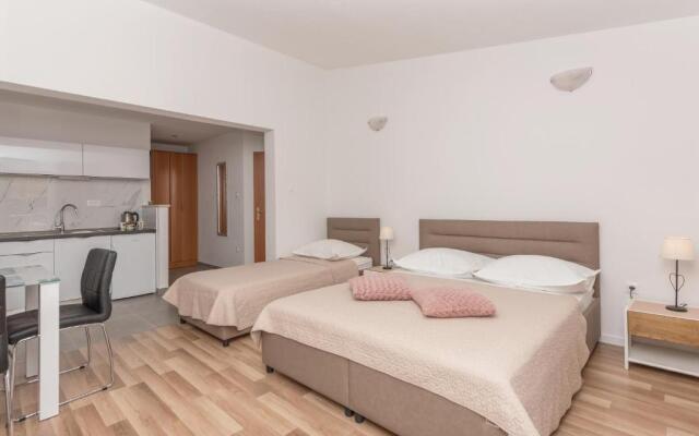 Apartments Nina M