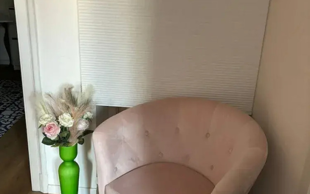 Pleasant Apartment Near Center