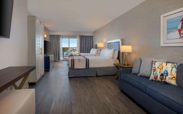 Fenwick Shores, Tapestry Collection by Hilton