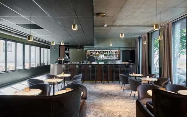 Dina Morgabine Saint Denis