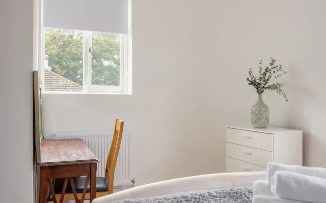 Picktheplace Kensington Lux Apartments