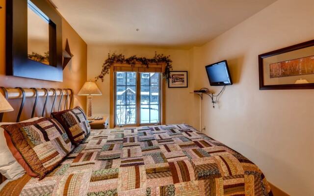 2 Bedroom Colorado Vacation Rental in River Run Village with Pool and Hot Tub Access