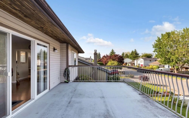 Orchid House near Vancouver YVR Airport